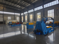 Machine automatique de découpe et de recul de plaque d'acier de type 0.3mm * 1250mm pour la fabrication de carreaux de construction
