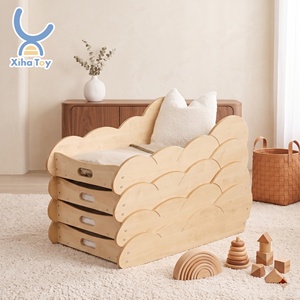 Letto Impilabile in Legno Montessori con Pannelli a Forma di Nuvola per Asili Nido, Scuole dell'Infanzia e Aule per Bambini - Product Image 1