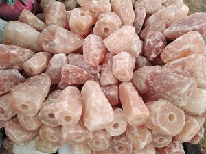 Lámpara de roca de sal del Himalaya natural compacta alimentada por USB, embalaje personalizado al por mayor para viajes, oficina, dormitorio, artesanías hechas a mano - Product Image 4