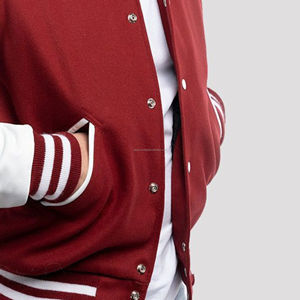 Chaqueta universitaria de lana para hombre al por mayor con mangas de cuero, cierre de cremallera, estilo bomber, patchwork frontal, para equipos universitarios. - Product Image 4