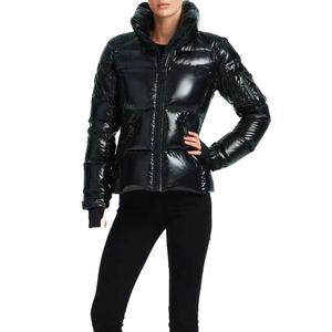 Veste matelassée chaude décontractée pour femme, col rabattable, idéale pour l'hiver et les activités de plein air, collection 2026 - Product Image 1