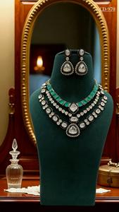 Conjuntos de collares de tres hilos con diseño kundan ranihaar de alta calidad en diferentes colores para todas las ocasiones - Product Image 3