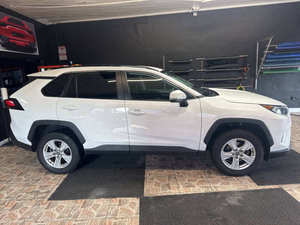 RAV4 2021 en parfait état - Product Image 3