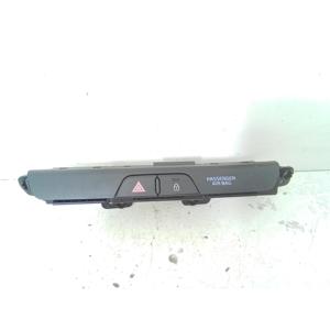 ปุ่มฉุกเฉินและระบบล็อคประตู KIA Stonic Series 4d6361-1000 (17>) - Product Image 1