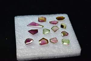 100 Uds. Piedra de turmalina bicolor sandía corte de forma elegante 100% cuarzo genuino Natural certificado piedras preciosas sueltas a granel para - Product Image 4