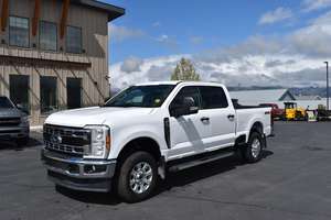 Ford F-250 Super Duty XLT 2024, Motor V8 de Gasolina PFI OHV de 7.3L - Product Image 4