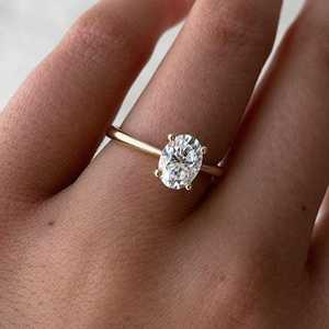 Anillo de Compromiso con Diamante Ovalado de 1 Quilate Cultivado en Laboratorio, Certificado por IGI, Color EF, Claridad VS - Product Image 1