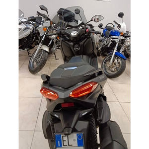 Motocicleta de Gasolina X-MAX 400 - Product Image 2