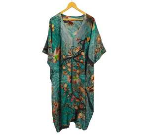 Robe de bain en soie douce de couleur bleue, robe de chambre multicolore, vêtements de nuit, sari en soie recyclée vintage indien, kimono au design élégant - Product Image 6