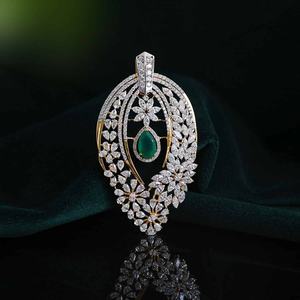 Collier pendentif floral en diamant fantaisie émeraude de 5,15 carats de qualité supérieure pour femmes, coupe ronde, marquise et poire, fournisseur en gros - Product Image 1