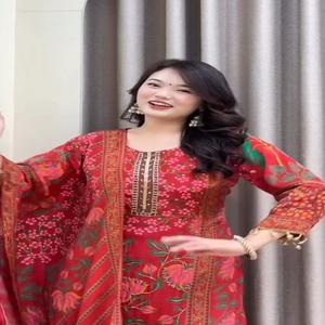 Conjunto de Kurti de Muselina Premium con Diseño de Cuello Completamente Bordado a Mano para Mujeres Adultas, Disponible en Stock, Hecho en India para Ocasiones Festivas y Celebrativas - Product Image 1