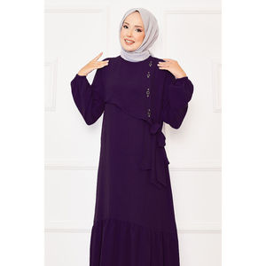 Robe Plum Front avec détails en pierres et liens, silhouette droite et taille naturelle - Product Image 2
