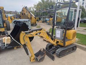 Excavatrice compacte sur chenilles Cat 300.9D de 6,5 tonnes, moteur Yanmar, godet de 0,12 m, puissance de 120 kW, hydraulique auxiliaire pour la construction agricole - Product Image 3