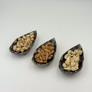 ชามอะลูมิเนียมดีไซน์หรูสำหรับใส่ผลไม้อบแห้ง เหมาะสำหรับเป็นของขวัญทางการต้อนรับ ของชำร่วยงานแต่งงาน และงานเฉลิมฉลองในครอบครัว - Product Image 3