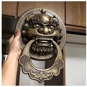 Aldaba de puerta de latón con acabado antiguo y duradero, diseño victoriano adornado Vintage para oficina en casa u hotel para puerta principal - Product Image 4