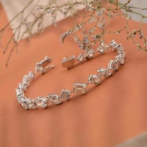 Pulsera moderna con diamantes reales para mujer, pulseras con dijes de platino de India para ocasiones especiales de aniversario, proveedor indio - Product Image 1