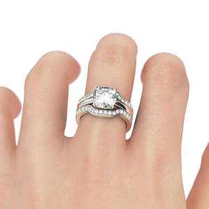 Ensemble de bagues de fiançailles Jeulia en argent sterling à trois pierres taillées en coussin - Product Image 4