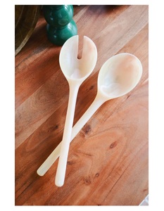 Cuchara y Tenedor para Servir Ensaladas de Resina Decorativa de Primera Calidad, Estilo Moderno, Mango Largo, Apto para Lavavajillas, Vajilla para Fiestas y Hogar - Product Image 1