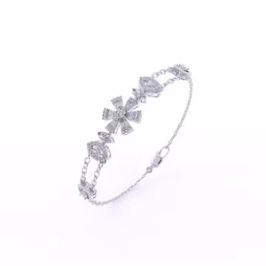 Jolie coupe ronde élégante diamant inspiré Twist Moissanite Bracelet et accessoire bracelet pour femme - Product Image 3