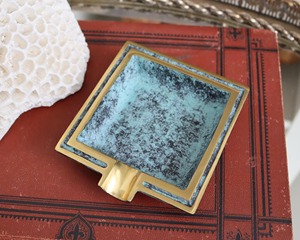 Cendrier vintage en laiton moulé, accessoires pour fumeurs, cendriers triangulaires dernier cri - Product Image 1