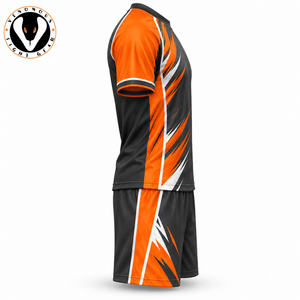 Tenue d'entraînement de football conçue avec des matériaux légers, offrant une performance d'évacuation de l'humidité et un confort flexible pour l'entraînement quotidien. - Product Image 4