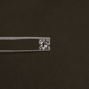 เพชรเจียระไนทรงปรินเซส 1.5 กะรัต ผลิตในห้องปฏิบัติการ แบบ CVD สี F พร้อมใบรับรอง สำหรับทำแหวน - Product Image 5