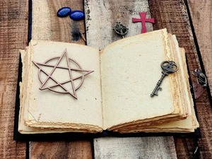 Diario de cuero hecho a mano para hombres y mujeres Triquetra Spell Circle Design Travel Sketchbook con encuadernación de costura - Product Image 2