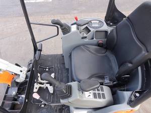 Doosan DX17Z Mini excavadora sobre orugas 12 toneladas peso operativo 2023 modelo año 45HP potencia Doosan motor Kawasaki Enerpac Isuzu - Product Image 6