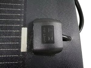 Fabricant chinois de panneaux solaires flexibles de taille personnalisée ONE Junction Box 110w avec un prix bas <span class=keywords><strong>pour</strong></span> les <span class=keywords><strong>camping</strong></span>-cars et les applications marines - Product Image 6
