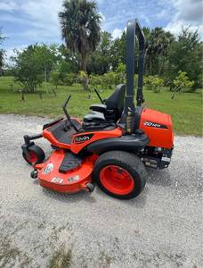 Tondeuse autoportée professionnelle Kubota ZD1211 diesel de qualité supérieure, prête à couper l'herbe, pour usage commercial - Product Image 2
