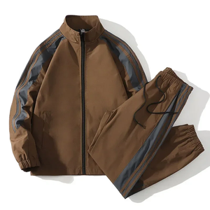 Chándales de moda para hombre Material transpirable Ropa para correr con logotipo personalizado Perfecto para uso informal y deportivo - Product Image 6