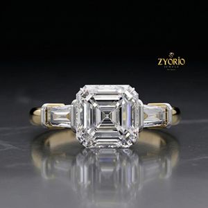 แหวนหมั้นเพชรทรง Asscher 3 เม็ด ทอง 18K แหวนเพชรทรง Baguette แบบเรียว แหวนเพชรเพาะเลี้ยงในห้องปฏิบัติการ เครื่องประดับหรูหรา - Product Image 1