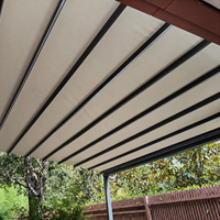 Pergola murale moderne en alliage d'aluminium avec télécommande et application, revêtement PVC, personnalisable pour restaurants et résidences, garantie incluse