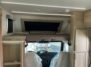 Autocaravanas Dynamaxx Europa 37CA Clase C Usadas 2024 2023, de Primera Calidad, para 4-6 Personas, Interiores Espaciosos, Económicas - Product Image 2