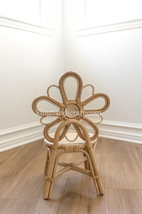 Chaise d'enfant en rotin naturel faite à la main pour la décoration de fête d'anniversaire, siège d'enfant bohème pour des événements - Product Image 3
