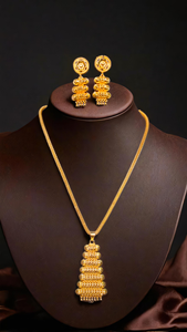 Juego de pendientes de collar hechos en India con juego de pendientes de collar de estilo tradicional chapado en oro de 22K a la venta por exportadores - Product Image 3