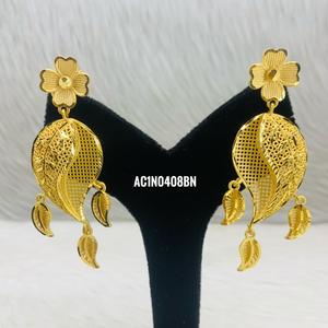 Ensemble de colliers de créateurs pour femmes Chaîne de boîte plaquée or avec motif floral en laiton pour mariages et fêtes - Product Image 3