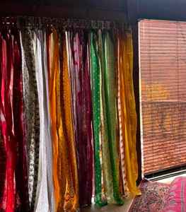 Cortinas de seda Sari indio Vintage multicolor hechas a mano, elegantes cortinas con estampado Floral, cenefas para decoración moderna del hogar, cuerda - Product Image 6