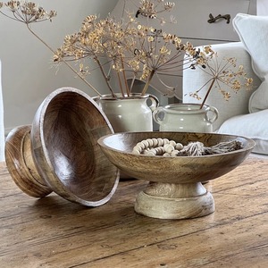 Bol de service rond en bois au design classique fait à la main Bol à salade et à fruits au fini naturel pour vaisselle personnalisable - Product Image 1