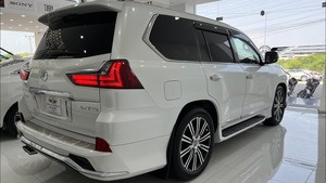 รถยนต์มือสอง ปี 2017-2025 รุ่น LX570 SUV 8 ที่นั่ง ไฟหน้า LED ยาง R20 เกียร์อัตโนมัติ ภายในตกแต่งด้วยหนัง หลังคาซันรูฟแบบพาโนรามา - Product Image 2