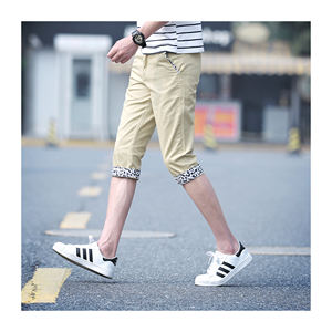 กางเกงขาสั้นแบบลำลองสำหรับฤดูร้อนของผู้ชายกางเกงกีฬาสีทึบมีกระเป๋าหลายกระเป๋าสไตล์วินเทจญี่ปุ่น - Product Image 5