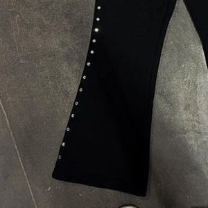 Pantalones Deportivos Holgados de Fabricante OEM, Pantalones Deportivos Negros Personalizados con Cintura Alta Doble, Pantalones Deportivos con Pedrería para Hombre - Product Image 4