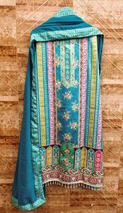 Costumes ethniques en soie pakistanaise Georgette en mousseline de soie avec impressions numériques complexes pour des occasions spéciales - Product Image 2