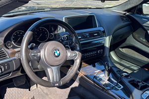 BMW 640i xDrive Gran Coupé Turbo de 6 cilindros, tracción total, edición M Sport, usado, año 2015, sin modificar. - Product Image 4