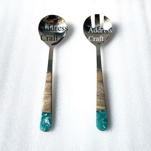Cadeau de Noël Ensemble de serveurs à salade faits à la main avec poignée en résine créative Logo personnalisé Outils à salade Grande cuillère de service Fourchette Couverts - Product Image 3