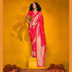 Sarees en soie exquis pour femmes Collection exclusive de designs uniques élégants et vibrants pour une tenue décontractée de fête - Product Image 1