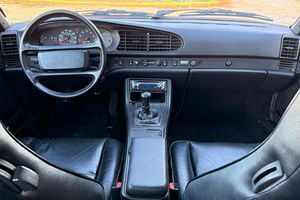 Porsche 944 d'occasion de 1986 en excellent état, prêt à être expédié - Product Image 2