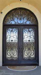 Portes d'entrée durables en fer forgé fabriquées au Vietnam offrant des solutions sécurisées avec d'élégants motifs métalliques personnalisés - Product Image 2