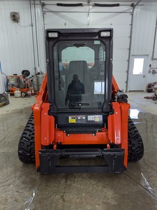 รถตักขนาดเล็ก Kubota SVL97-2 รถตักตีนตะขาบขนาดกะทัดรัด เครื่องยนต์ดีเซล 96 แรงม้า ชั่วโมงการใช้งานต่ำ ระบบไฮดรอลิกไหลแรงสูง - Product Image 4