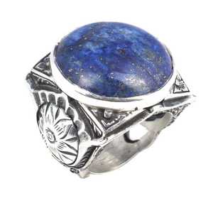 Anillo de hombre de plata de ley 925 con piedra de lapislázuli auténtica y grabado a mano - Product Image 1